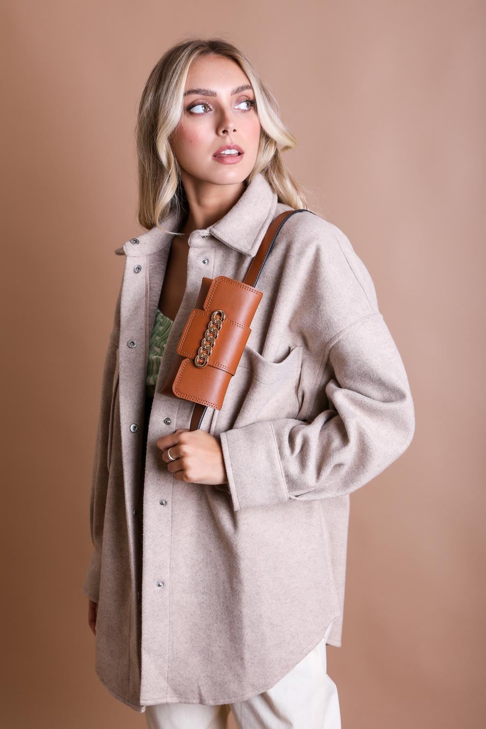 Wide Clutch Chain Belt Bag featuring a chic design with a stylish chain belt, perfect for enhancing any outfit.