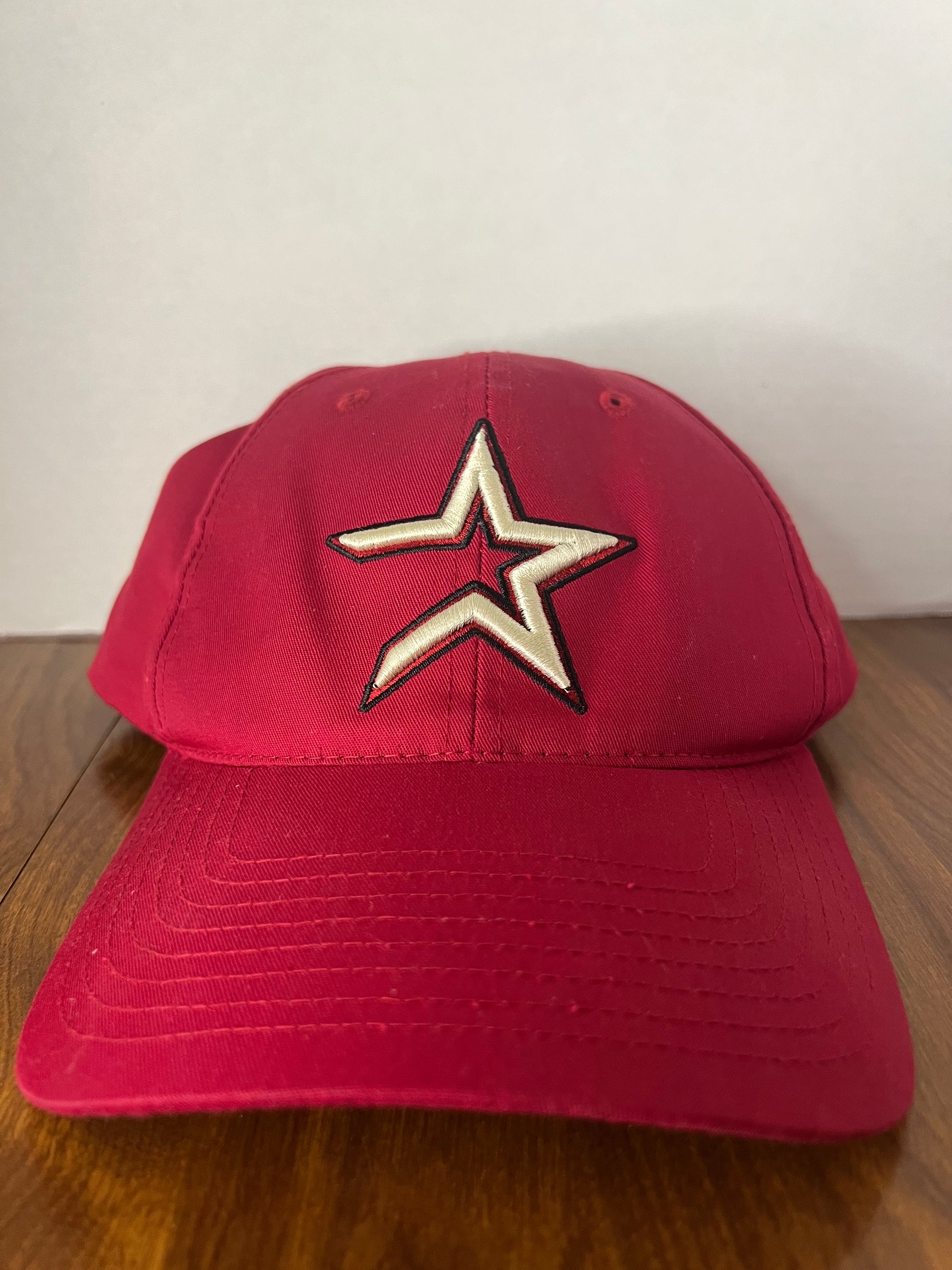 Houston Astros burgundy baseball cap snapback from Twins Enterprise, featuring adjustable snapback design and stylish color.