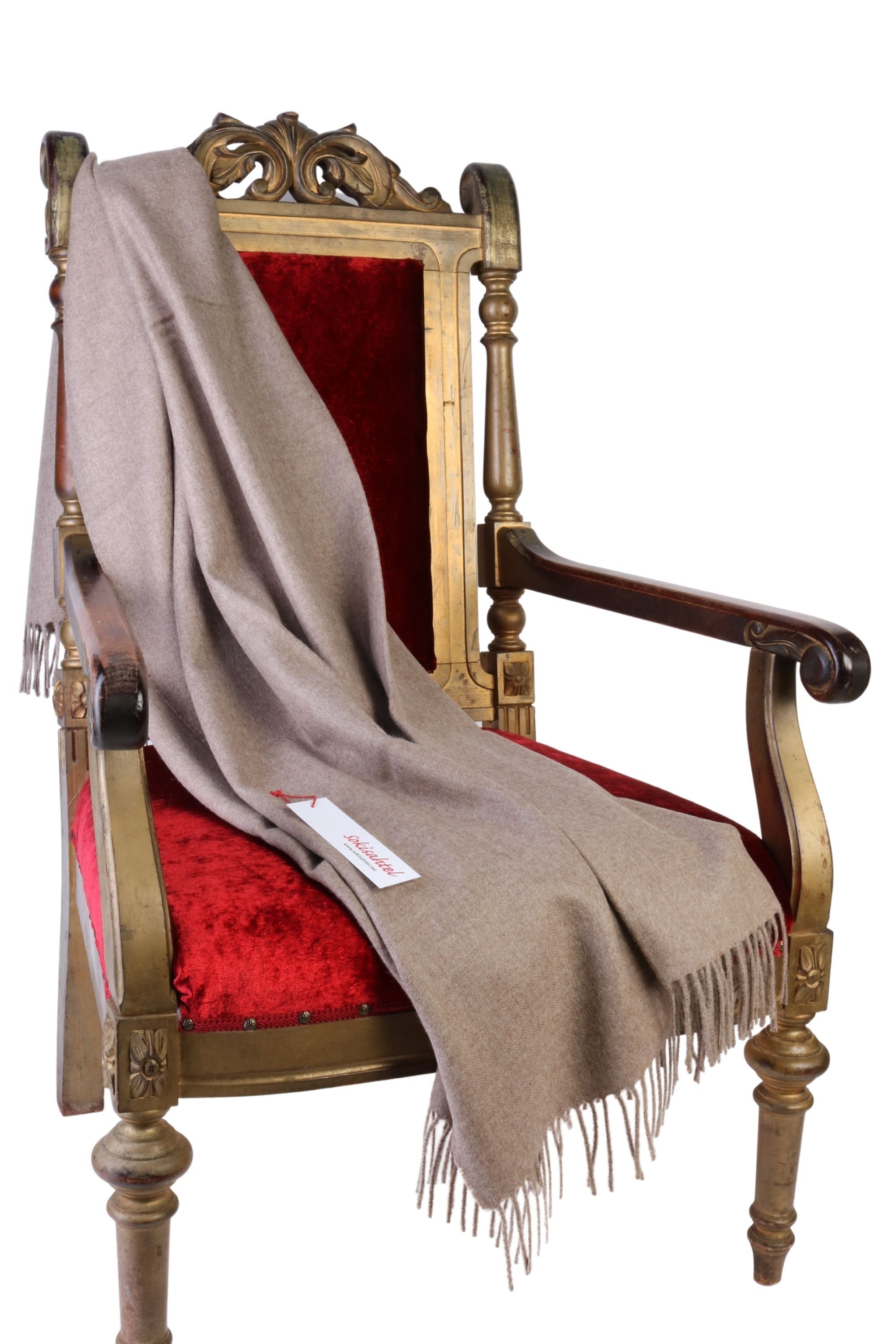 Luxurious gray-beige plaid made from 100% alpaca wool, showcasing its soft texture and elegant design.
