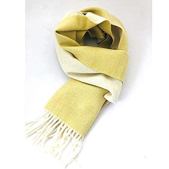 Luxurious yellow-white 100% baby alpaca scarf, soft and elegant, perfect for winter wear.