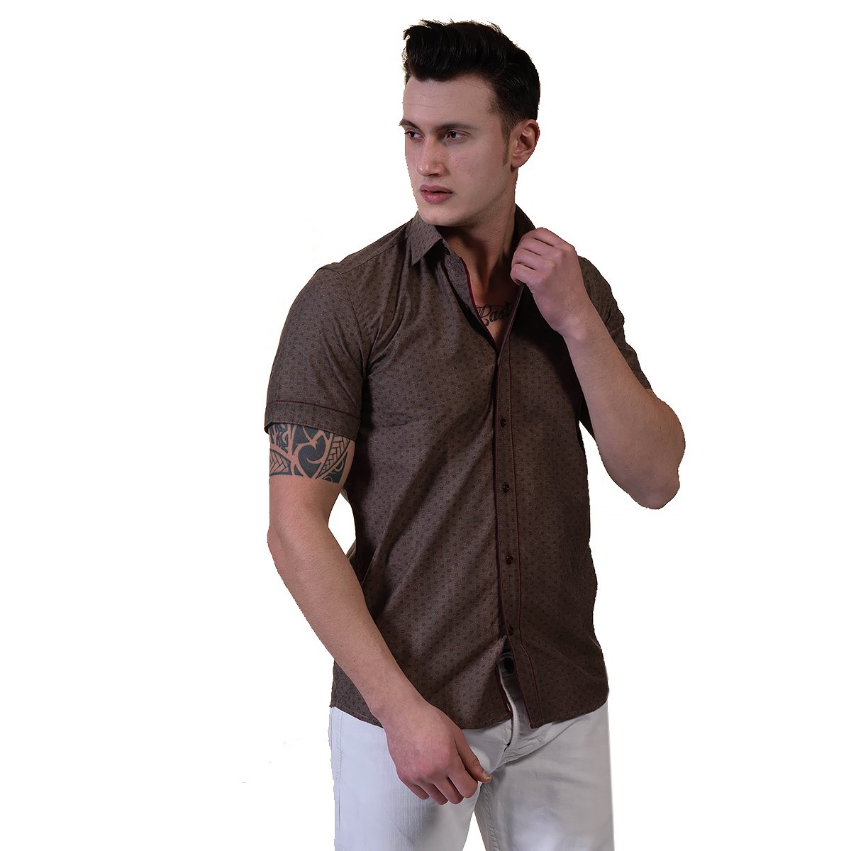 Brown men's short sleeve button-up shirt made from luxury cotton, featuring a tailored slim fit and spread collar, ideal for casual and formal occasions.