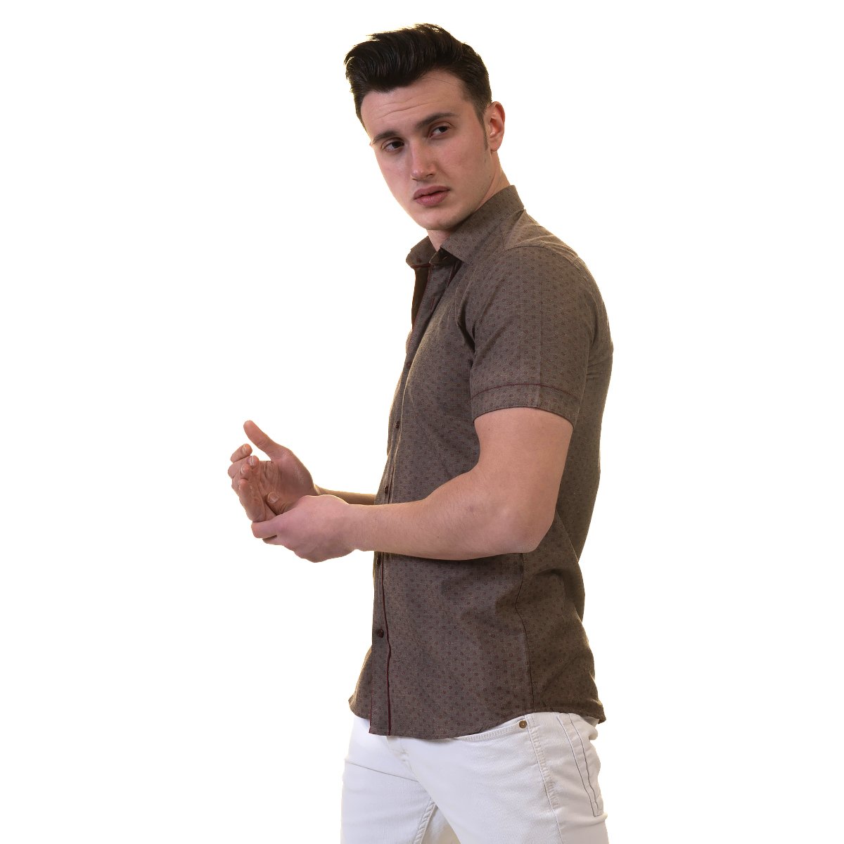 Brown men's short sleeve button-up shirt made from luxury cotton, featuring a tailored slim fit and spread collar, ideal for casual and formal occasions.