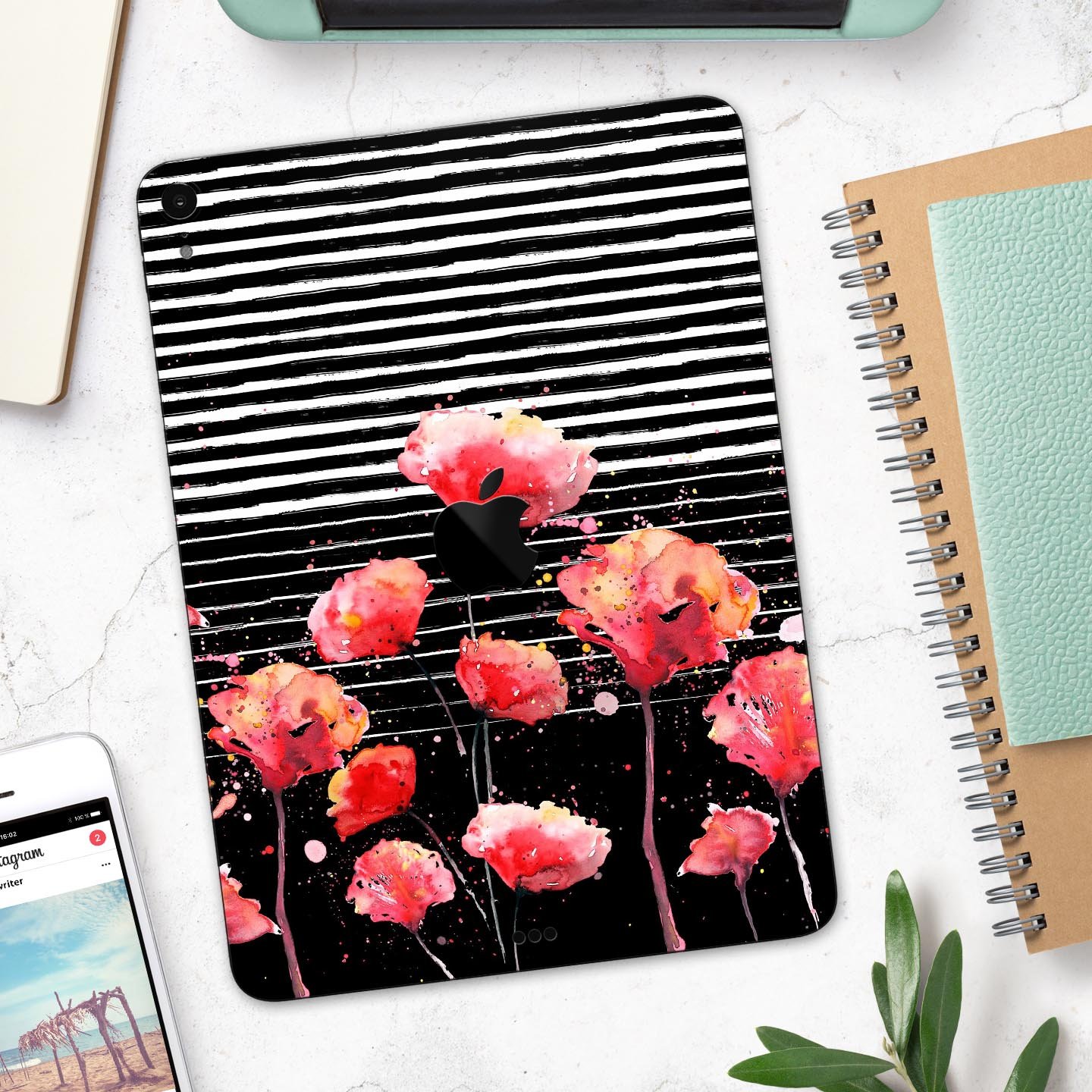 Karamfila Watercolo Poppies V7 skin decal for Apple devices, showcasing vibrant poppy design and ultra-thin protection.