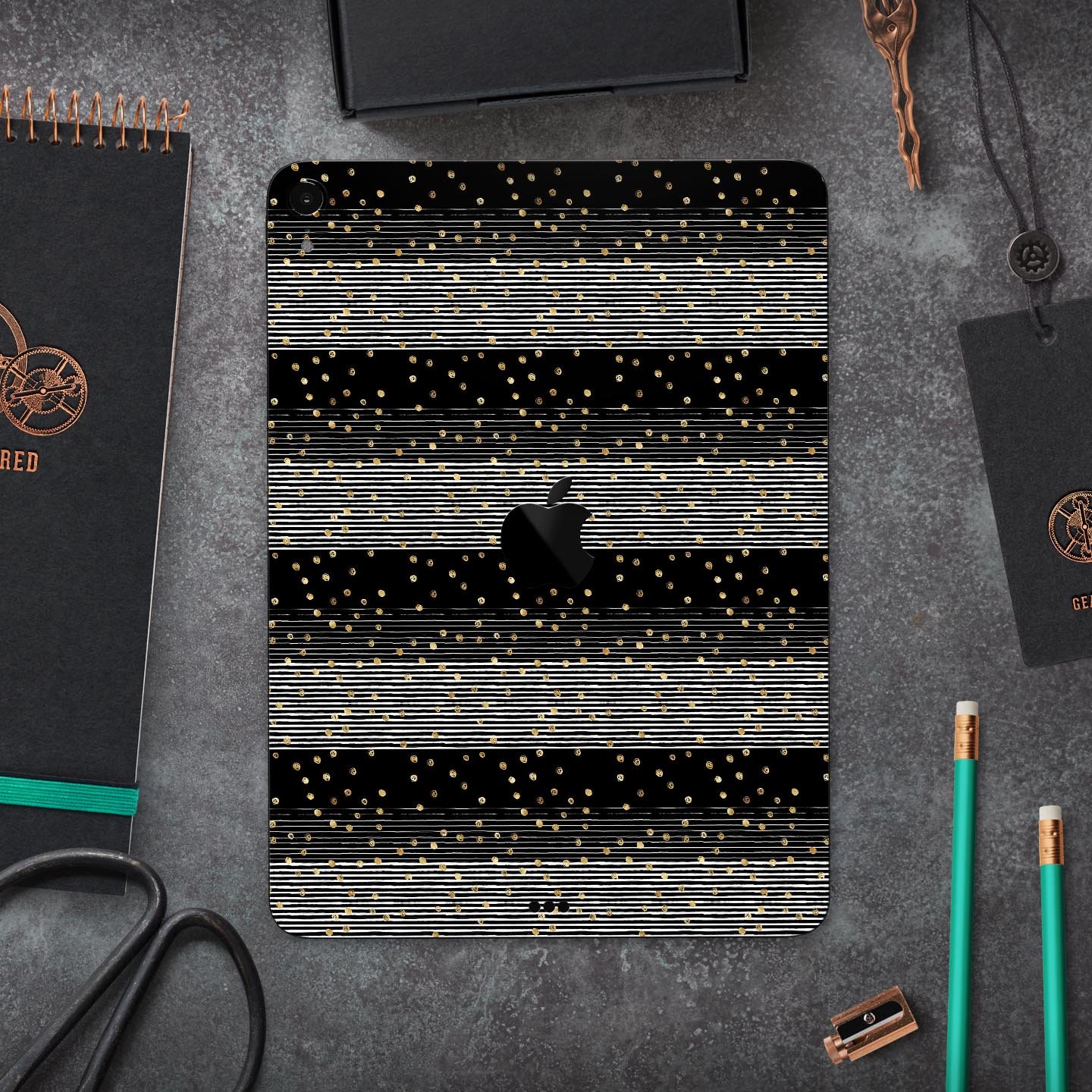 Karamfila Watercolo Poppies V9 full-body skin decal for Apple devices, featuring vibrant poppy design and premium 3M materials.