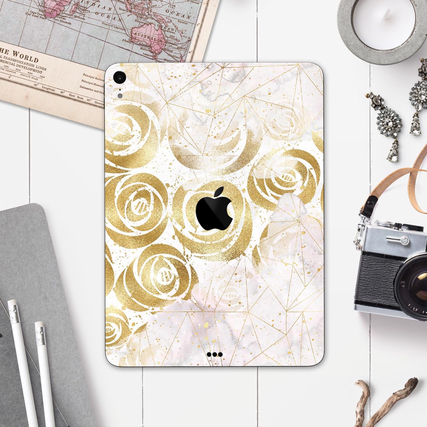 Karamfila Watercolor & Gold V14 skin decal for Apple devices, showcasing vibrant colors and a sleek design.