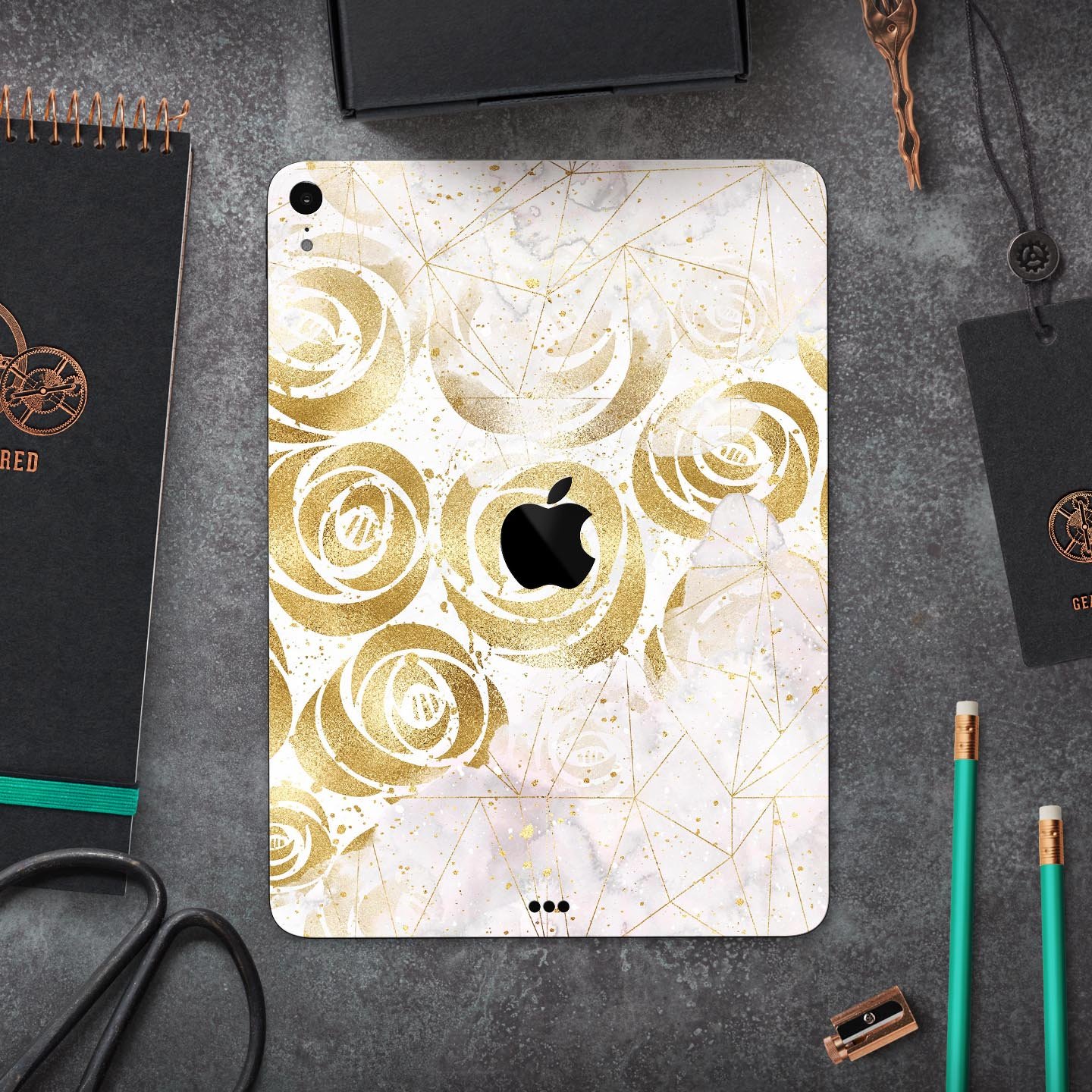 Karamfila Watercolor & Gold V14 skin decal for Apple devices, showcasing vibrant colors and a sleek design.