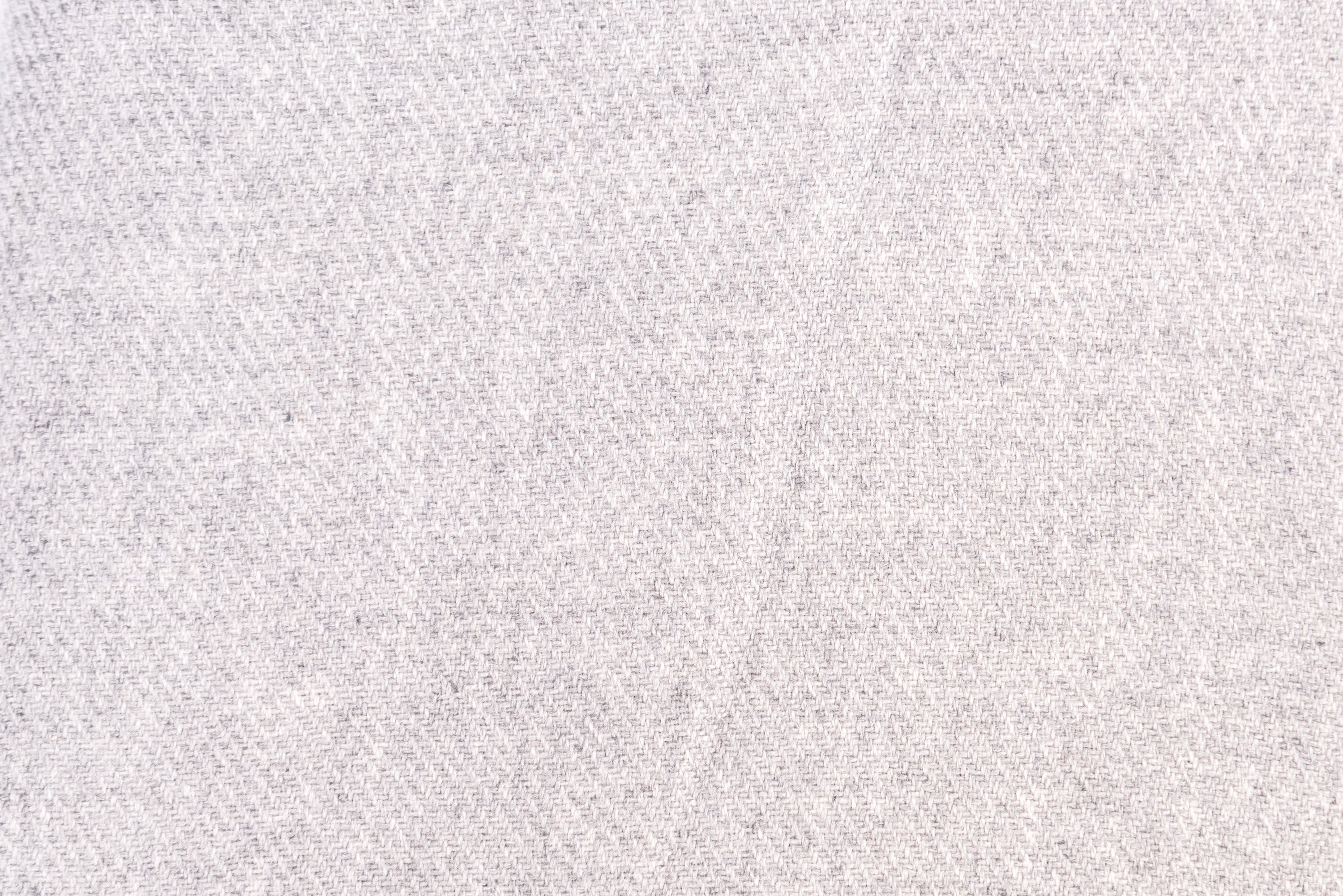 Graue Kaschmirdecke, handgewebt in Nepal, 135 cm x 270 cm, leicht und warm.