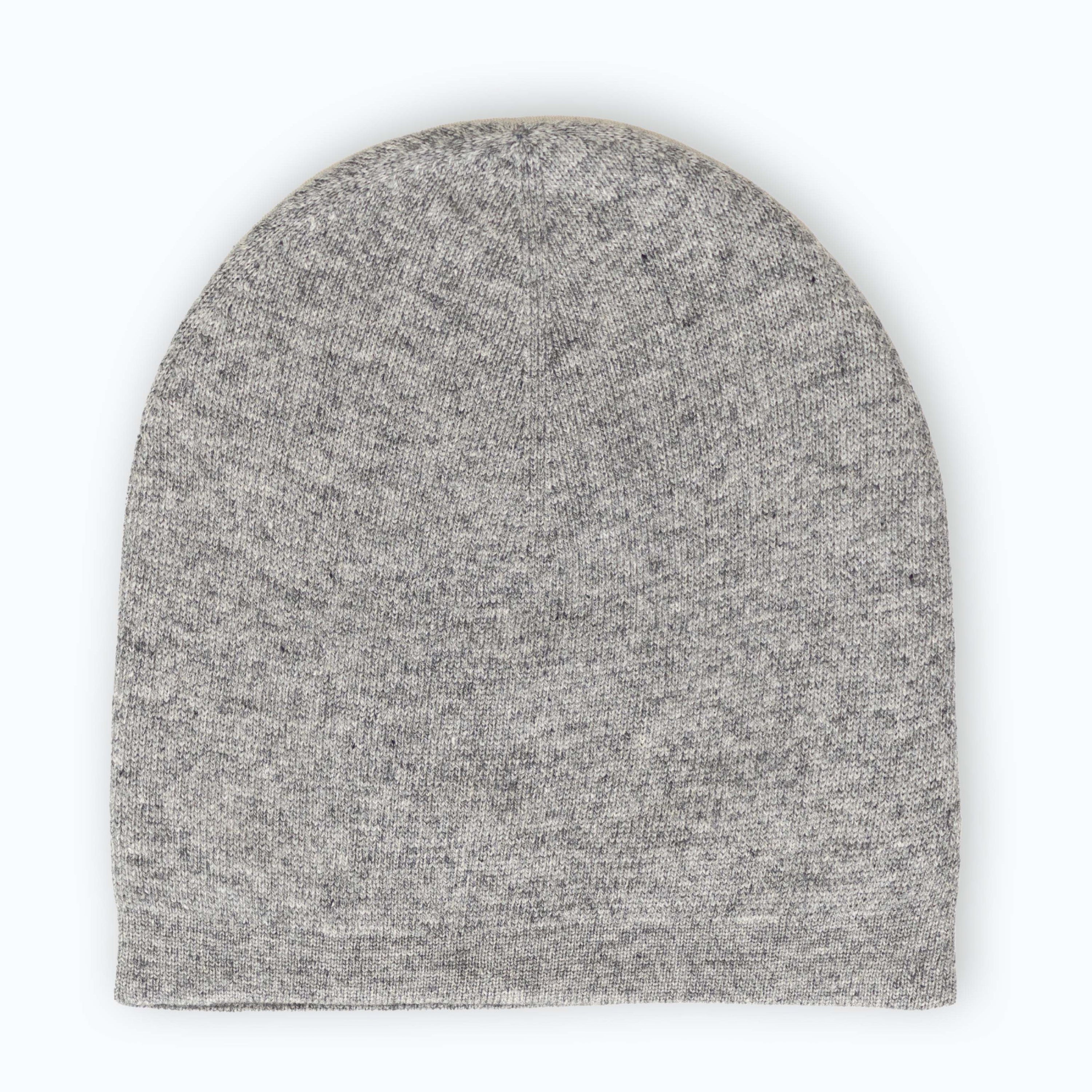 Elegante graue Kaschmirmütze Beanie, handgewebt in Nepal, aus 100% Kaschmir, leicht und warm.