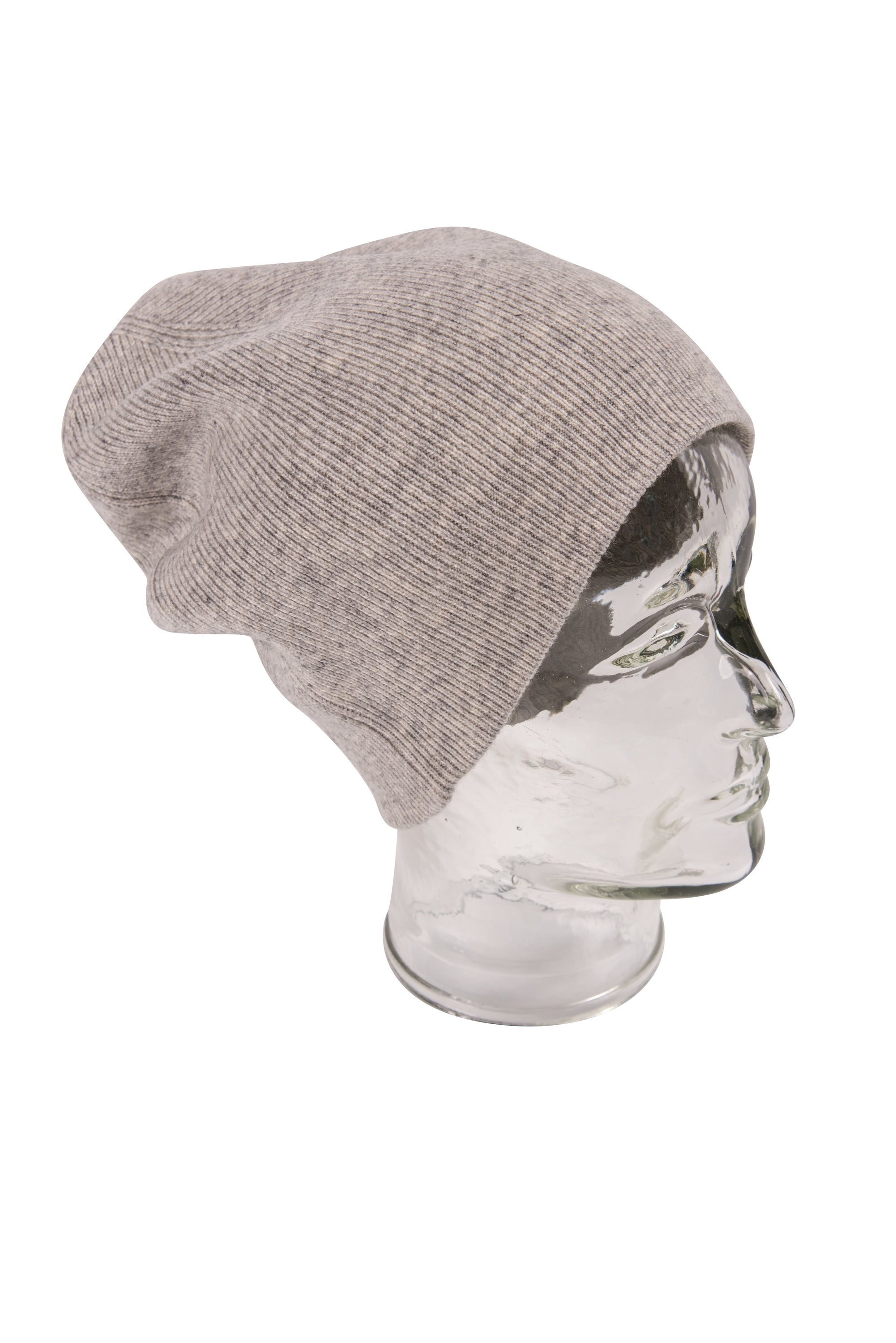 Hellgraue Kaschmirmütze Beanie mit leicht geripptem Muster, handgewebt in Nepal, aus 100% Kaschmir.