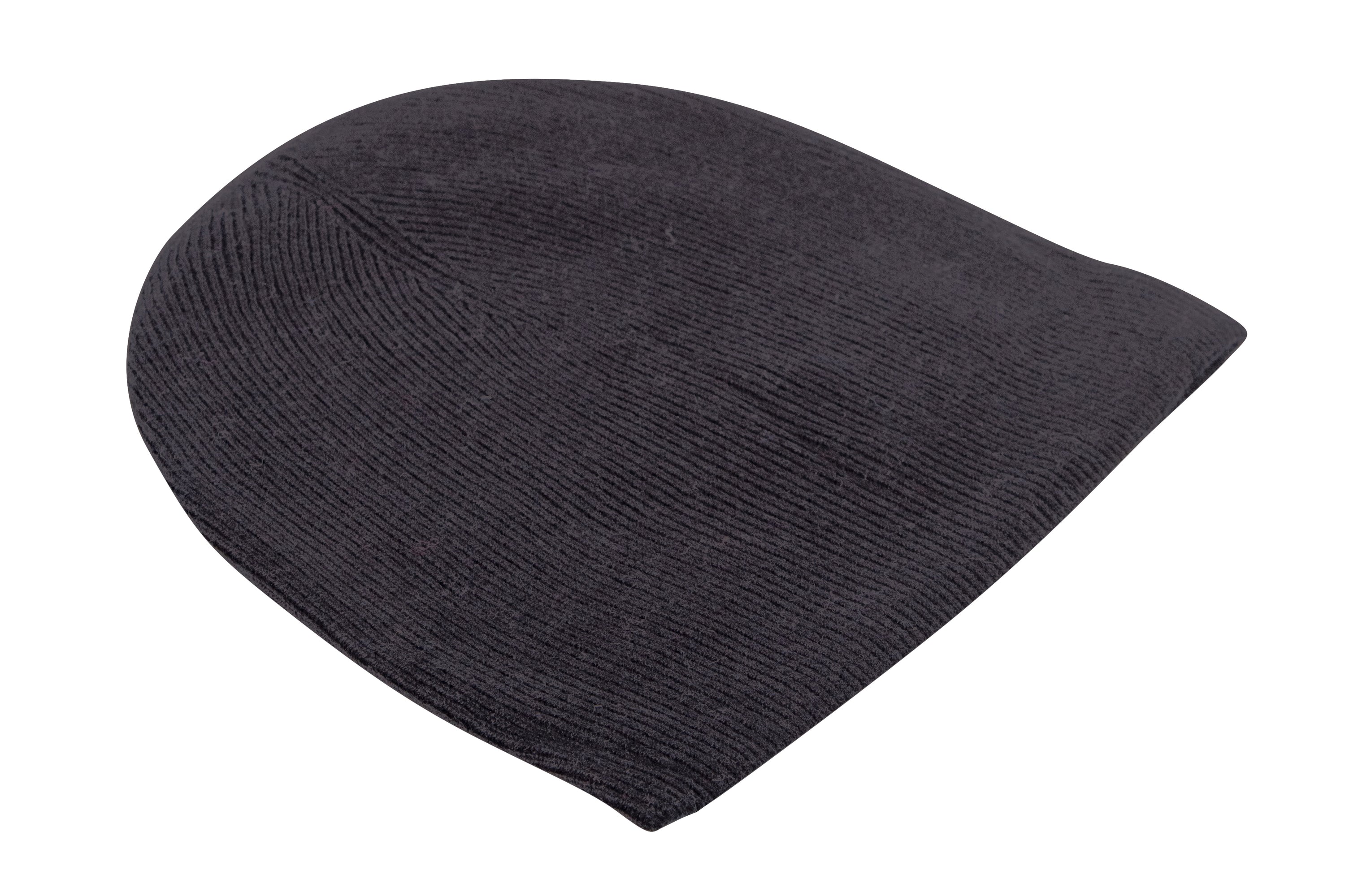 Schwarze Kaschmirmütze Beanie, leicht gerippt, handgewebt in Nepal, aus 100% Kaschmir, unisex Design.