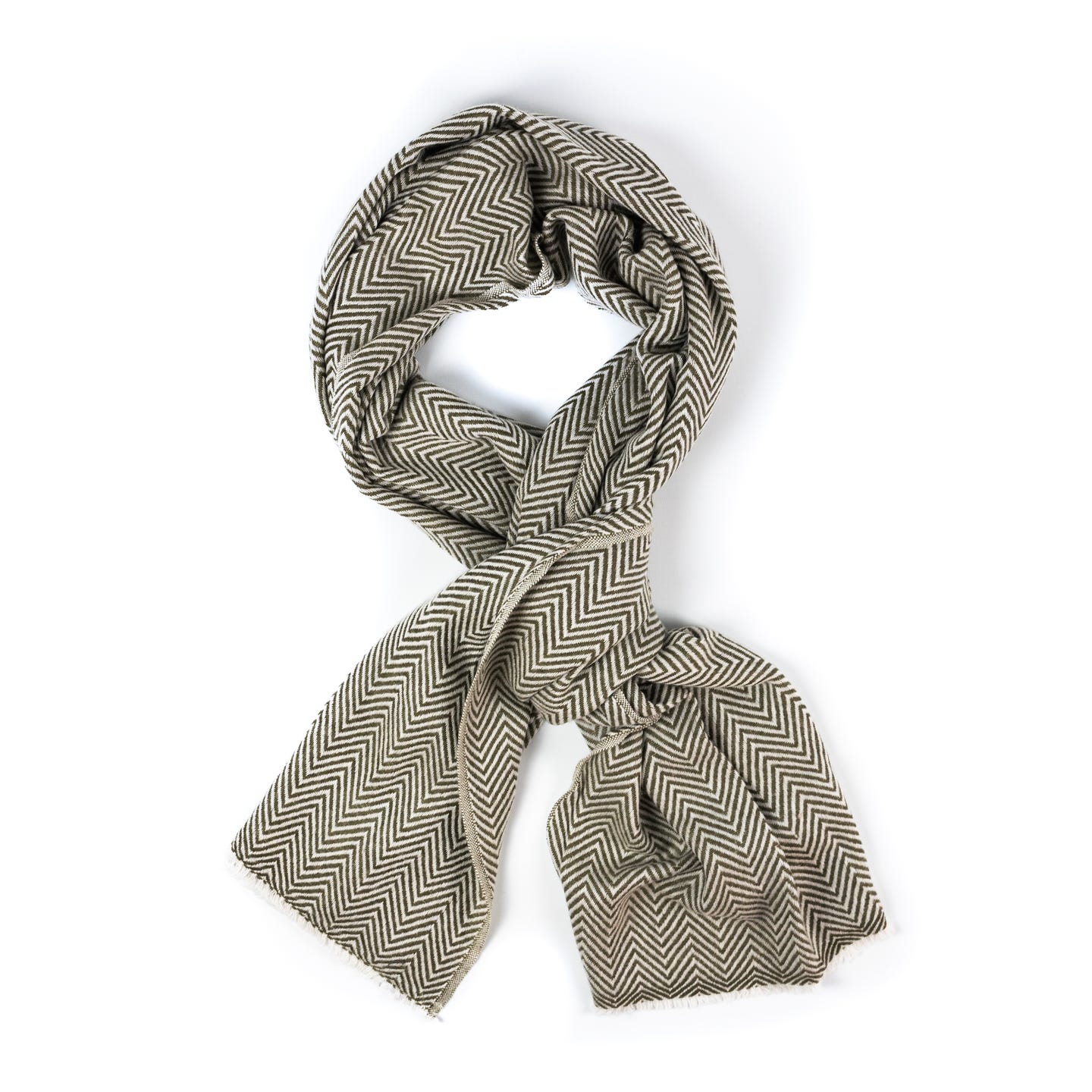 Eleganter hellgrauer Kaschmirschal mit mittelgroßem Fischgrätenmuster, handgewebt in Nepal.