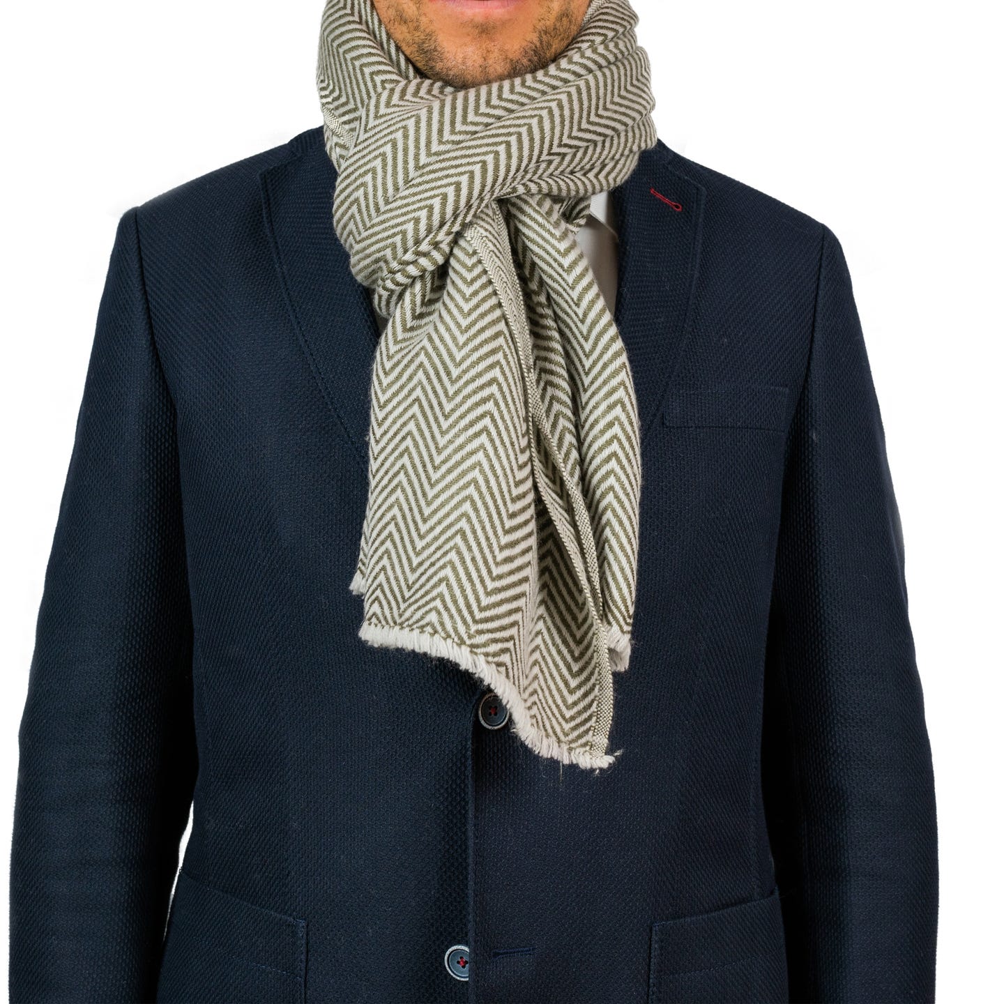 Eleganter hellgrauer Kaschmirschal mit mittelgroßem Fischgrätenmuster, handgewebt in Nepal.