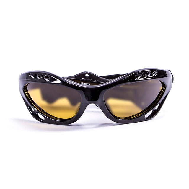 OCEAN GLASSES CUMBUCO 15000.9 full-rimmed black eyewear with a modern warp shape, suitable for unisex wear.