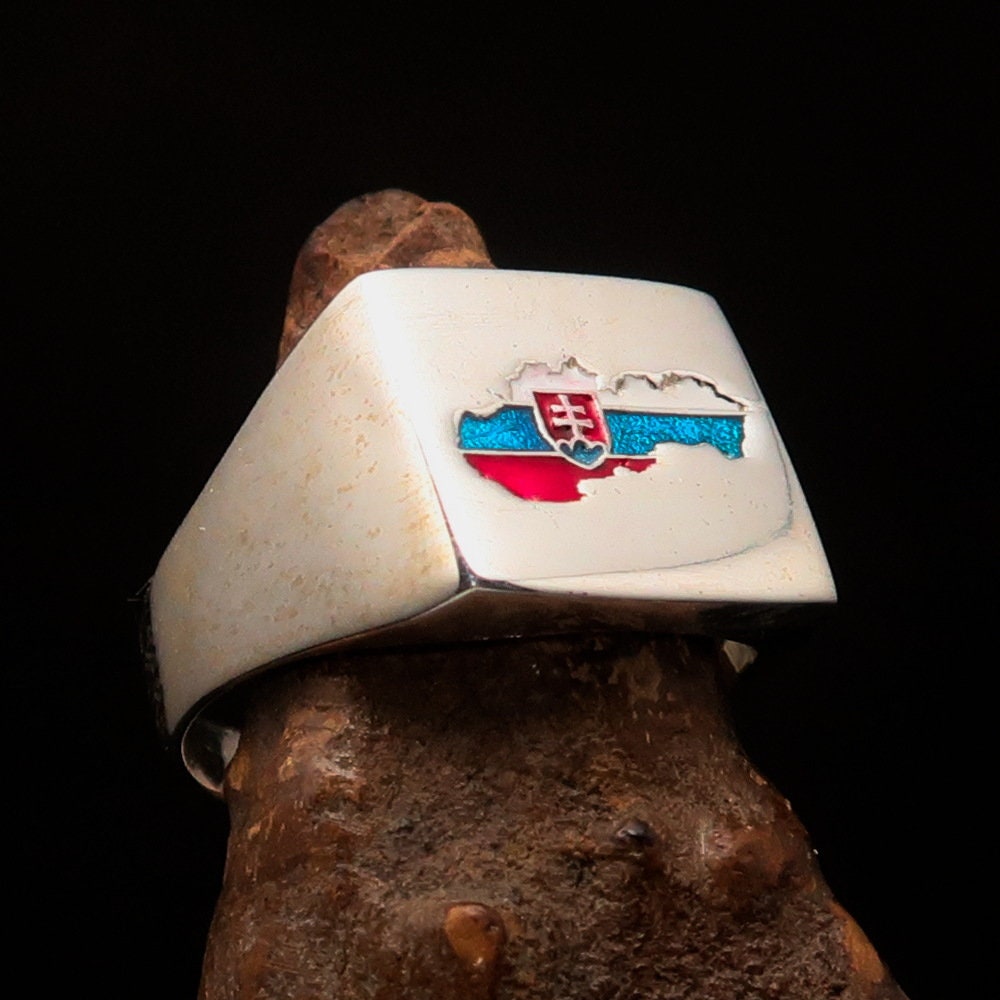 A square-shaped sterling silver ring featuring the vibrant Slovakian flag, polished to a mirror finish.