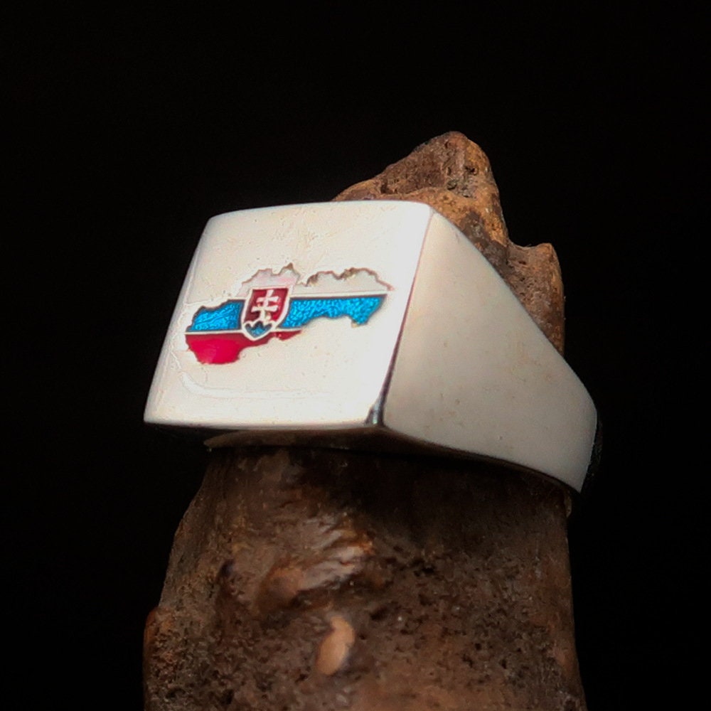 A square-shaped sterling silver ring featuring the vibrant Slovakian flag, polished to a mirror finish.