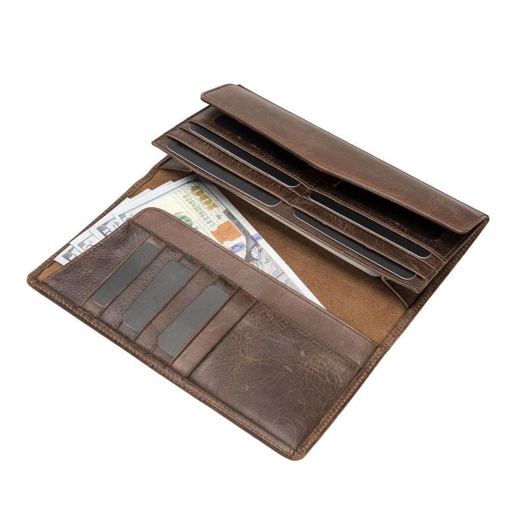 Vince Women's Leather Wallet in elegant design, showcasing genuine leather craftsmanship with card slots and banknote compartment.