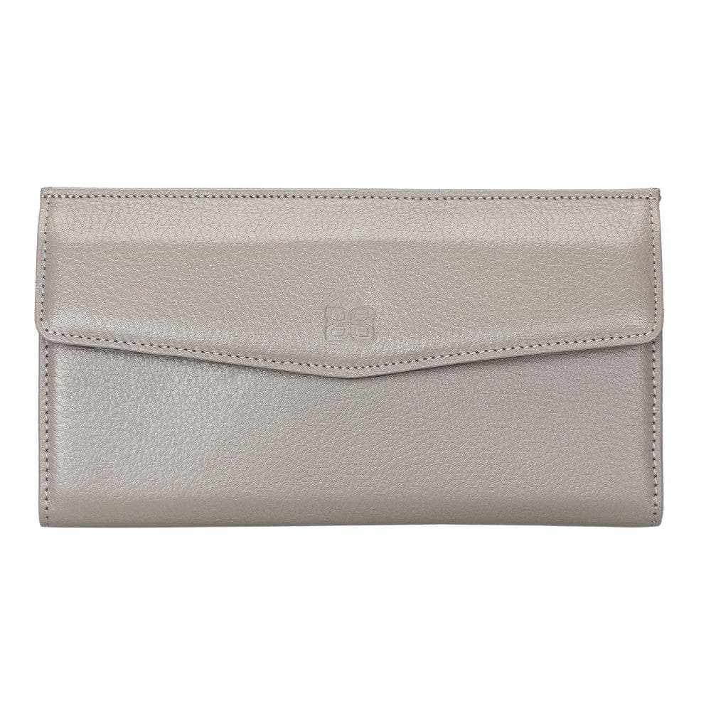 Vince Women's Leather Wallet in elegant design, showcasing genuine leather craftsmanship with card slots and banknote compartment.
