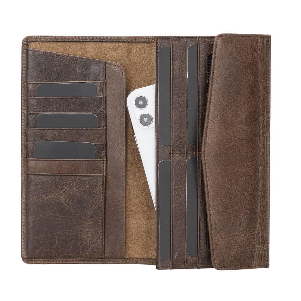 Vince Women's Leather Wallet in elegant design, showcasing genuine leather craftsmanship with card slots and banknote compartment.