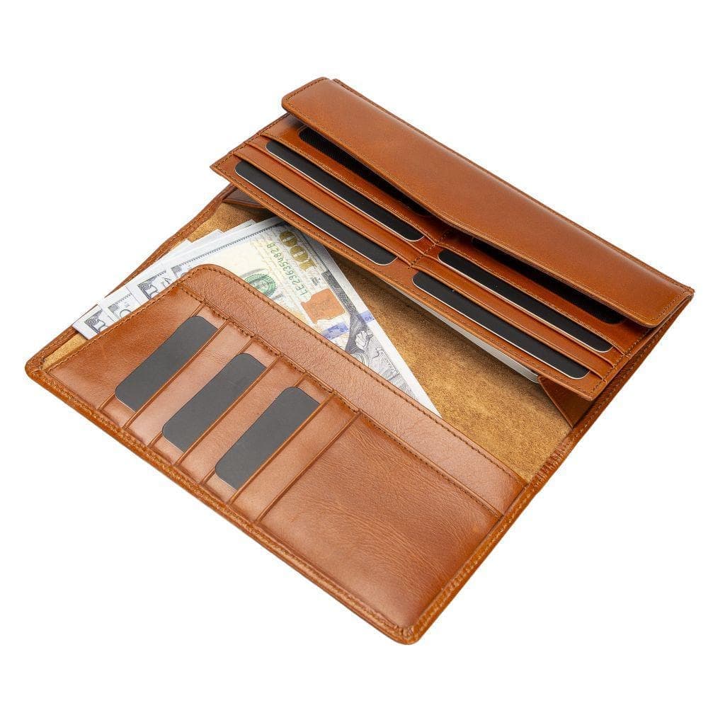 Vince Women's Leather Wallet in elegant design, showcasing genuine leather craftsmanship with card slots and banknote compartment.