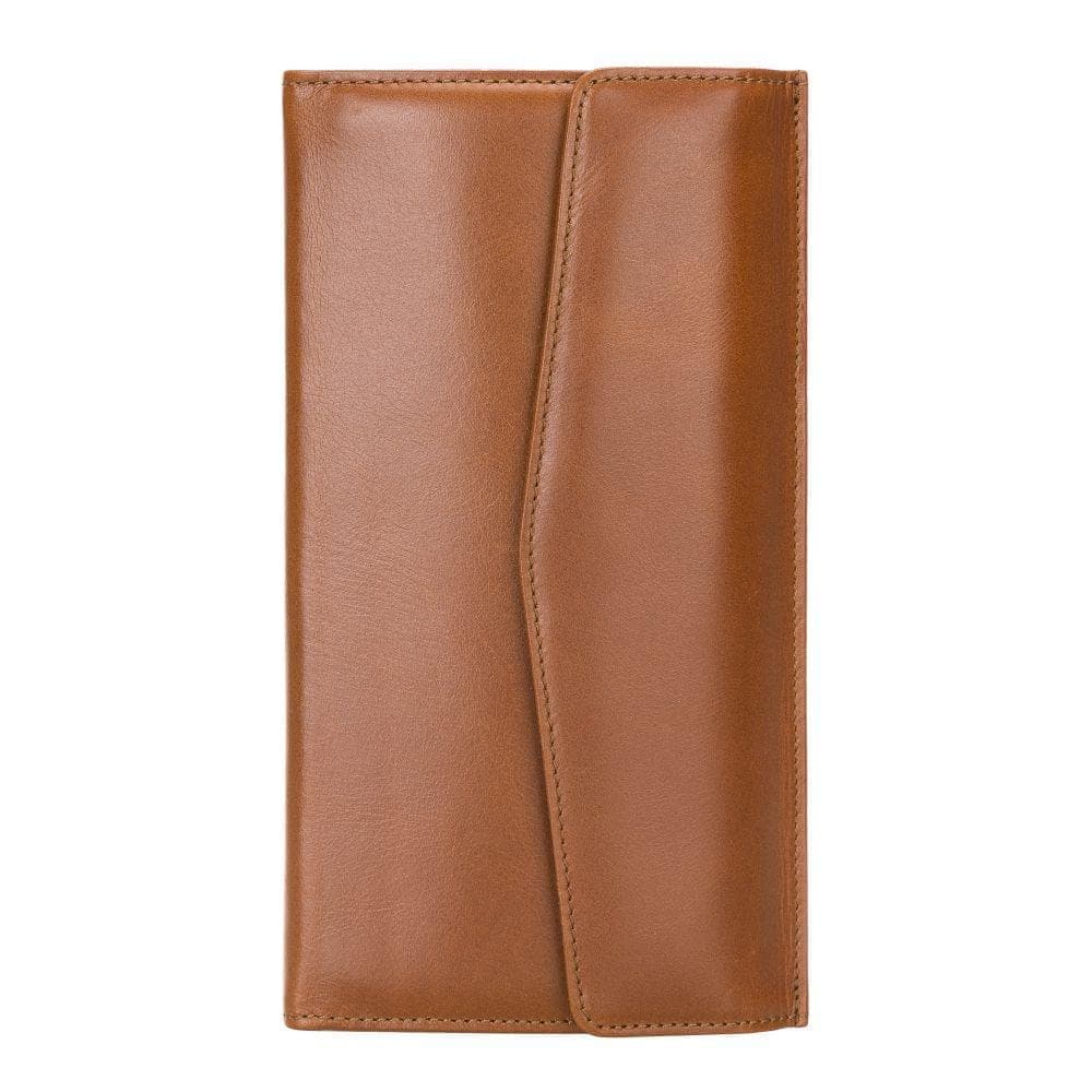 Vince Women's Leather Wallet in elegant design, showcasing genuine leather craftsmanship with card slots and banknote compartment.
