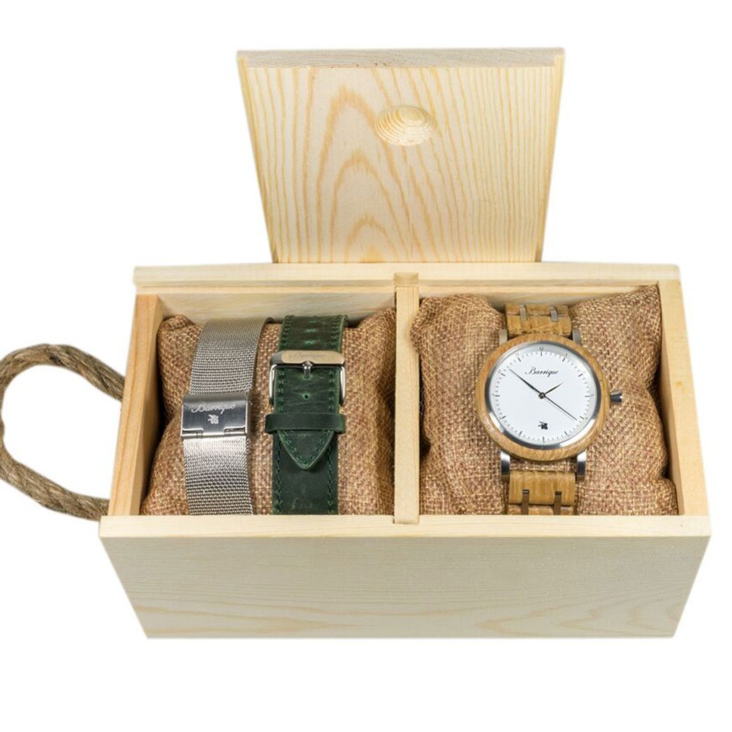 Waidzeit Grapevine Wine Barrel leather Gentlemen watch featuring oak wood case, cork-shaped crown, and green leather strap.