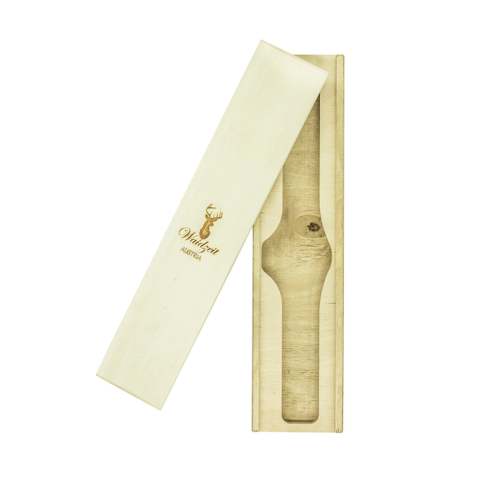 Waidzeit Grapevine Wine Barrel leather Gentlemen watch featuring oak wood case, cork-shaped crown, and green leather strap.