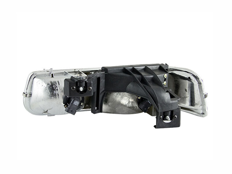 ANZO Crystal Headlight Set for 1999-2002 Chevrolet Silverado 1500 with clear lens and chrome housing.
