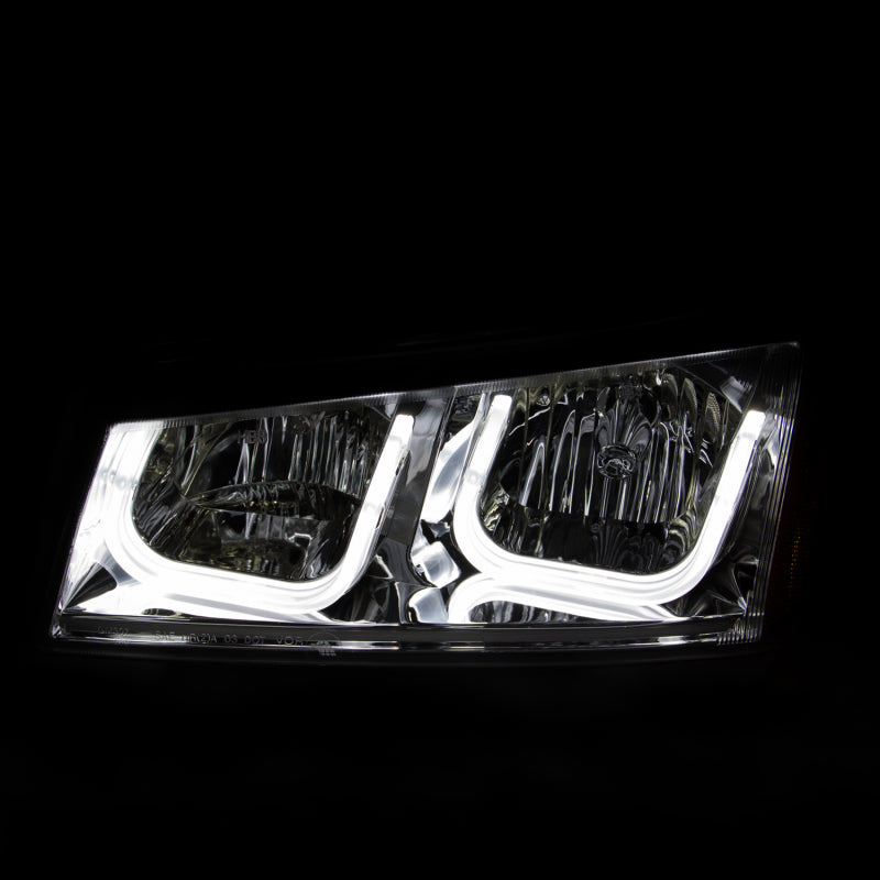 ANZO projector headlights for 2003-2006 Chevrolet Silverado 1500 featuring clear lens and stylish U-Bar design.