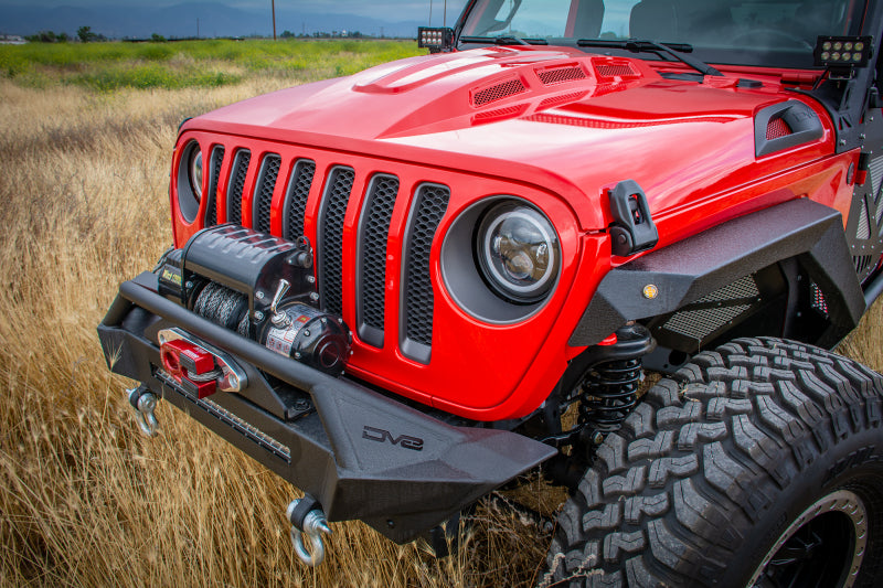 DV8 Offroad 7in Headlights Adapter Kit for Jeep JL and Gladiator, showcasing the components and wiring harness.