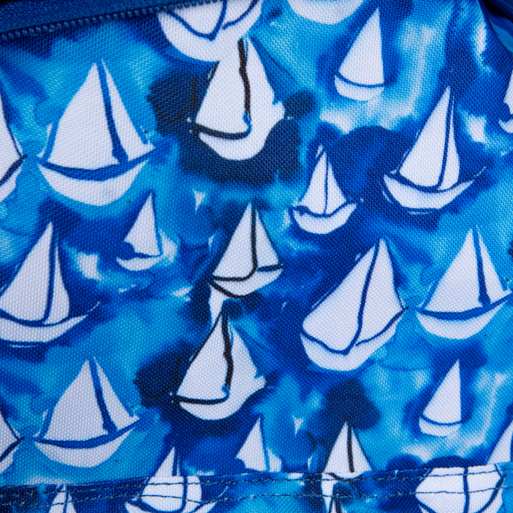 Anemoss Marine Collection Sailboat Rucksack in modernem Design, gefertigt aus robustem 630 Denier Impertex Stoff, ideal für Schule und Reisen.