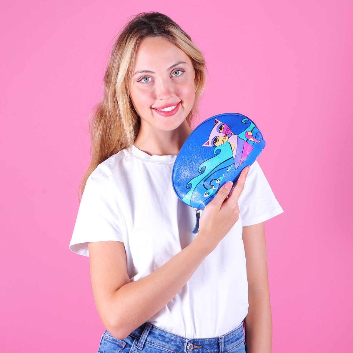 Bunte Biggdesign Owl And City Kosmetiktasche aus PU-Leder, 18 x 9 cm, mit einzigartigem Design von Bahar Karabenli.