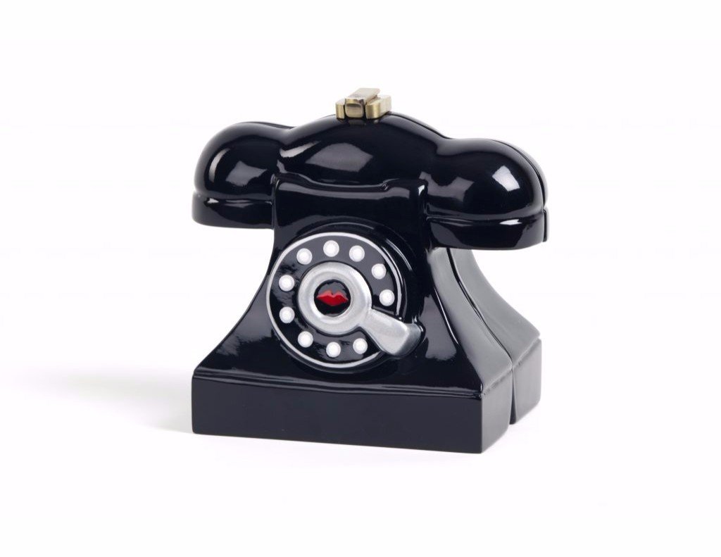 Marilyn Phone-Black handbag made from carved Acacia wood with high gloss lacquer finish, featuring a TW Lock Closure and drop-in shoulder chain.