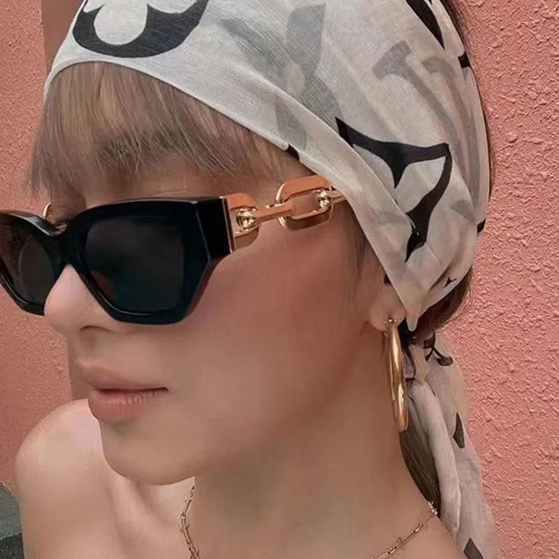 Fashion Cat Eye Sunglasses with mirror lenses, stylish design, and UV400 protection, suitable for all face shapes.