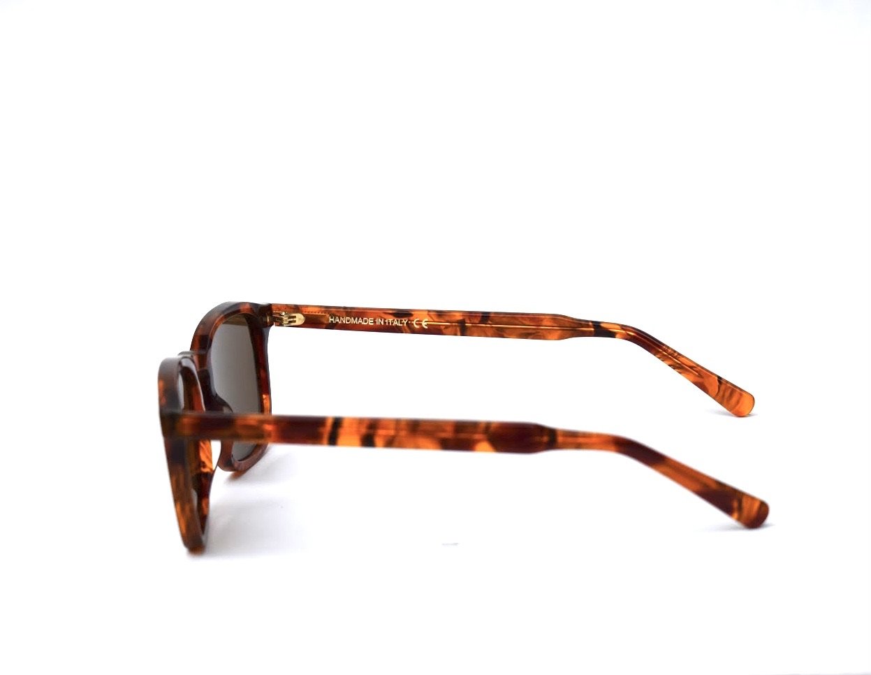 Kozy Cruiser Tortoise eyewear featuring a stylish tortoise shell frame and Zeiss CR39 lenses.