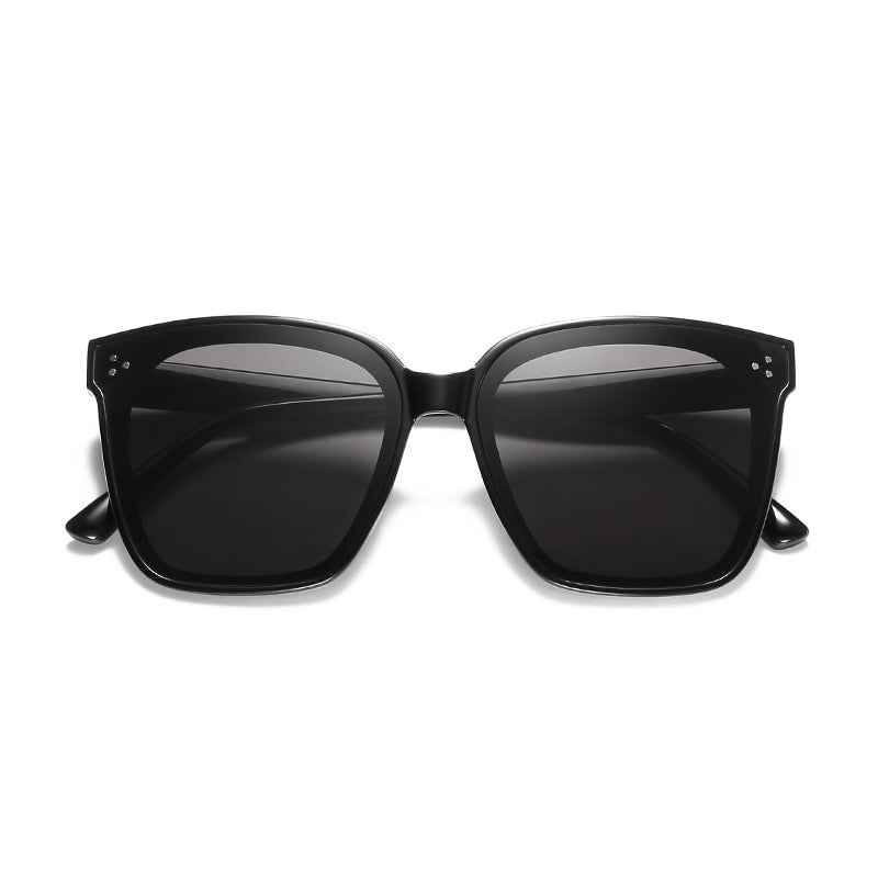 S2087 Classic Square Retro Vintage Flat Top Fashion Sunglasses with a stylish design and UV protection.