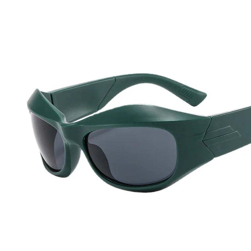 Vintage motion sunglasses with an oval design, featuring UV400 lenses and a polycarbonate frame, perfect for women.