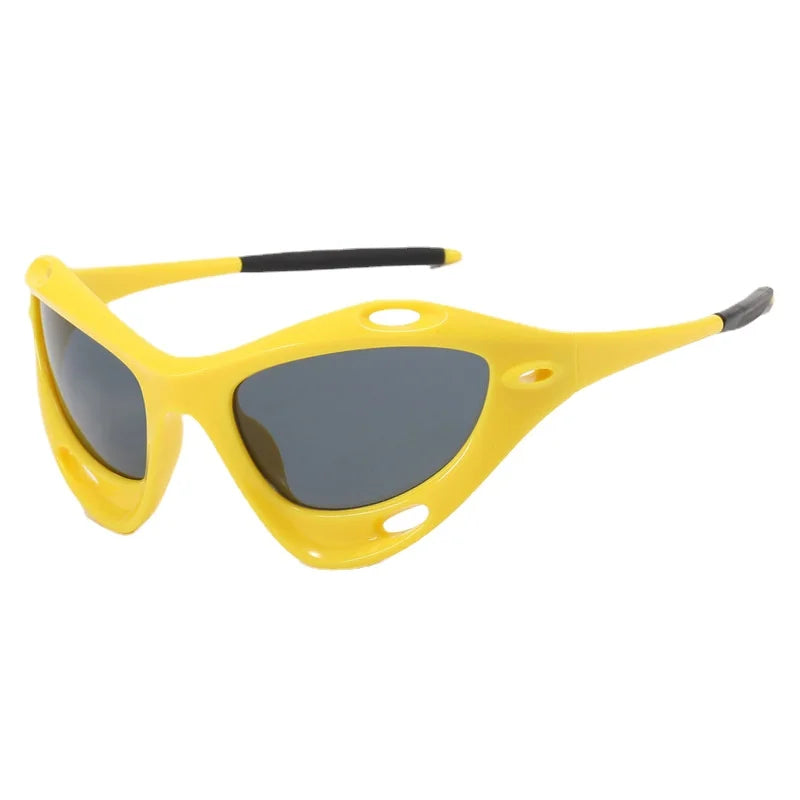 Stylish Wasps Sunglasses by ZHUJI featuring an oval design, UV400 lenses, and a durable polycarbonate frame, perfect for women.