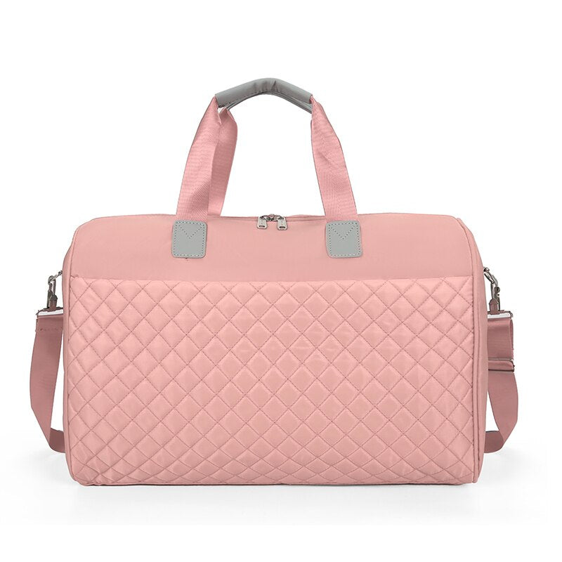 Foldable Shoulder Travel Bag for women, featuring a stylish diamond lattice pattern and spacious design, perfect for travel and daily use.