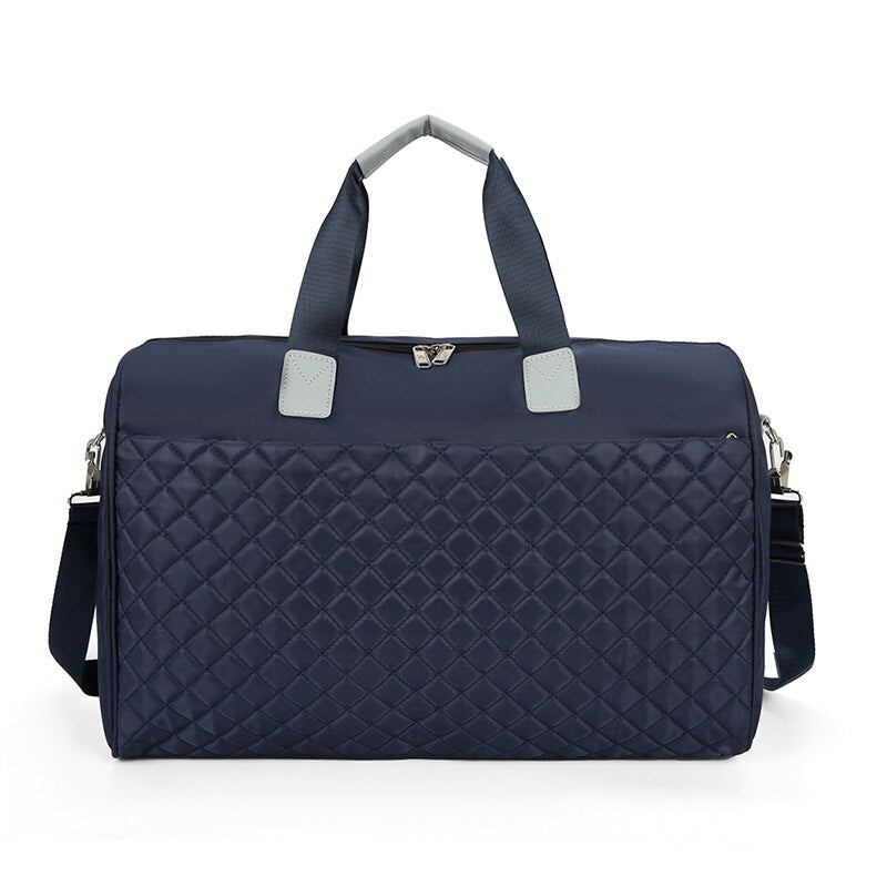 Foldable Shoulder Travel Bag for women, featuring a stylish diamond lattice pattern and spacious design, perfect for travel and daily use.