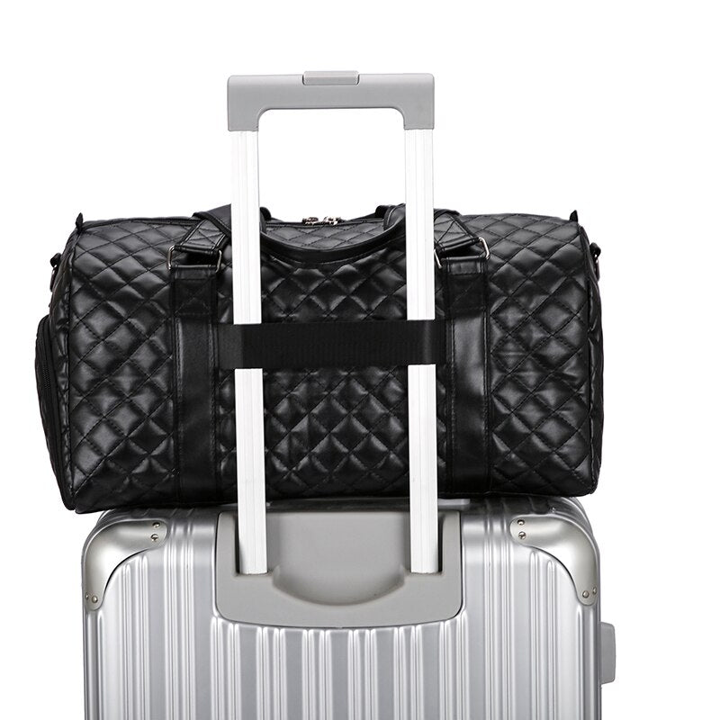 PU Leather Men's Fitness Travel Bag in black, featuring a large capacity and soft handle, ideal for travel and fitness.