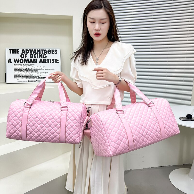 PU Leather Men's Fitness Travel Bag in black, featuring a large capacity and soft handle, ideal for travel and fitness.