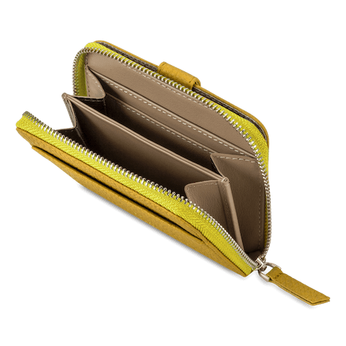 BELGRAVIA Zipper Wallet made of premium Italian leather with RFID protection, featuring a magnetic clasp and multiple card slots.