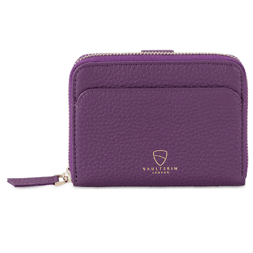 BELGRAVIA Zipper Wallet made of premium Italian leather with RFID protection, featuring a magnetic clasp and multiple card slots.