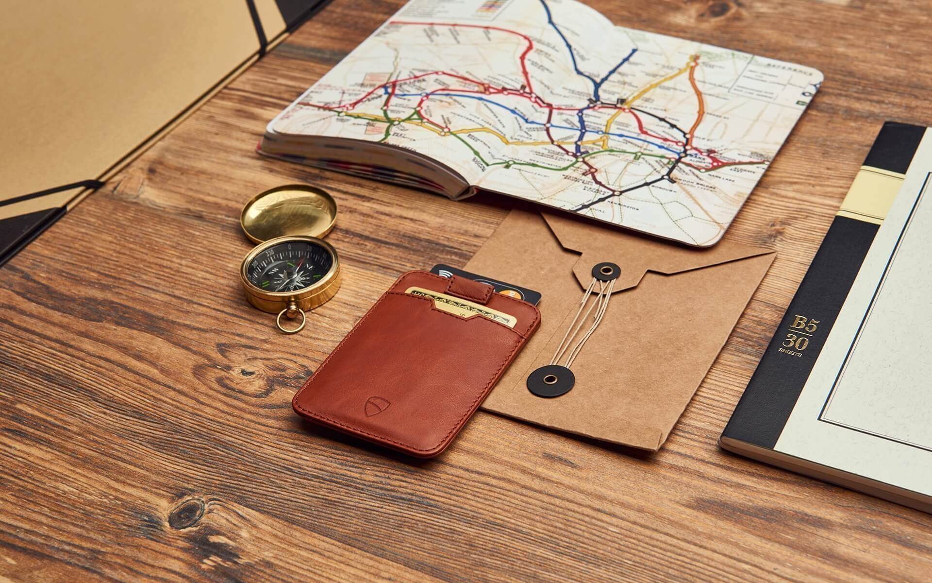 CHELSEA Card Holder made of luxurious Italian leather, featuring multiple pockets for cards and RFID protection.