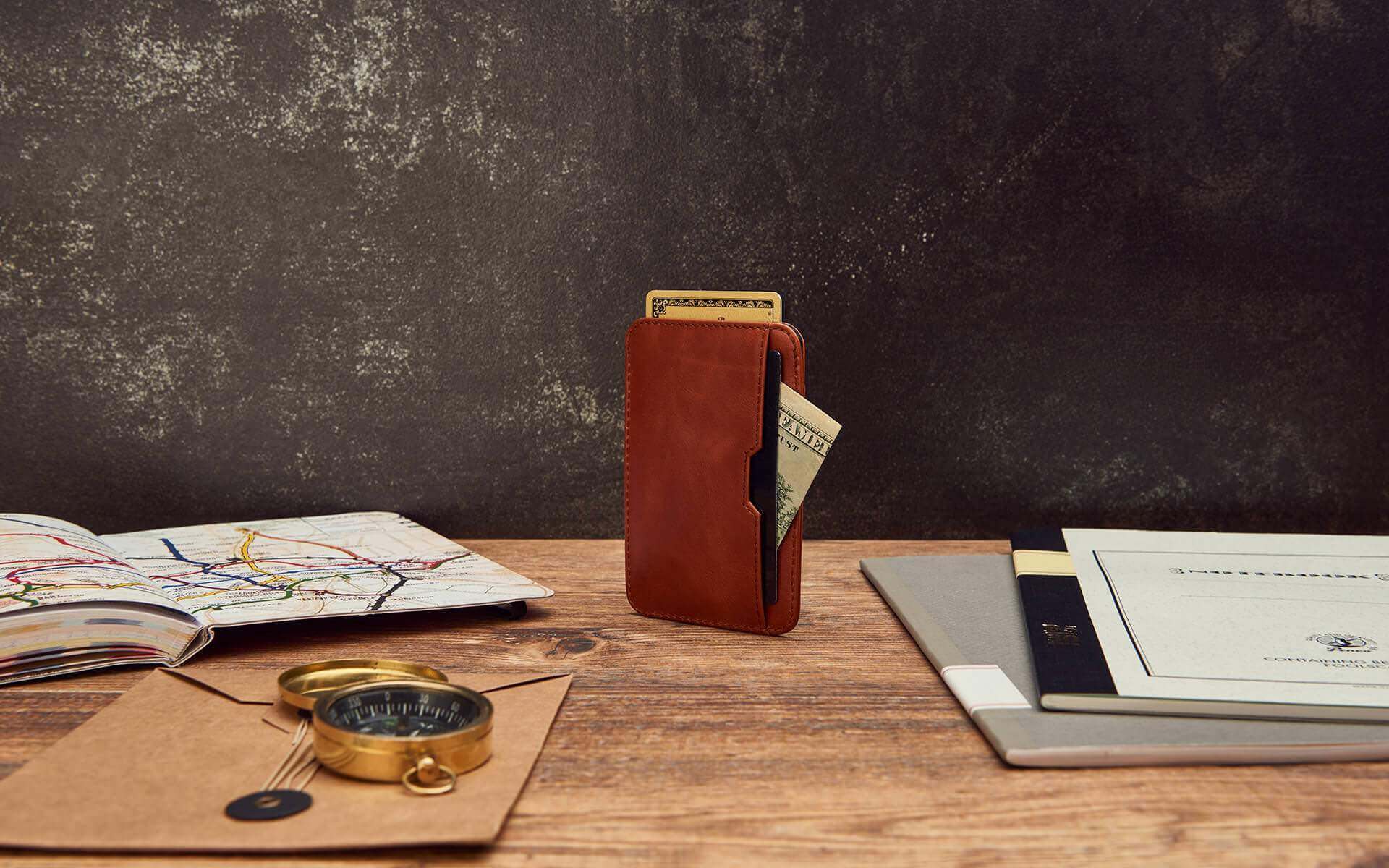 CHELSEA Card Holder made of luxurious Italian leather, featuring multiple pockets for cards and RFID protection.