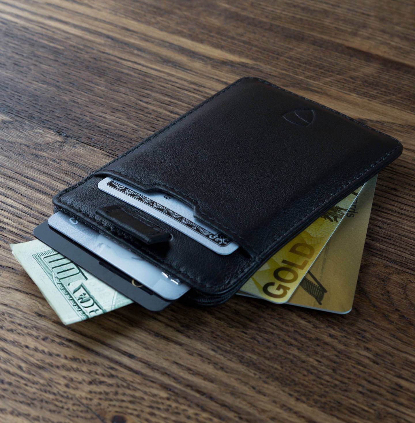 CHELSEA Card Holder made of luxurious Italian leather, featuring multiple pockets for cards and RFID protection.