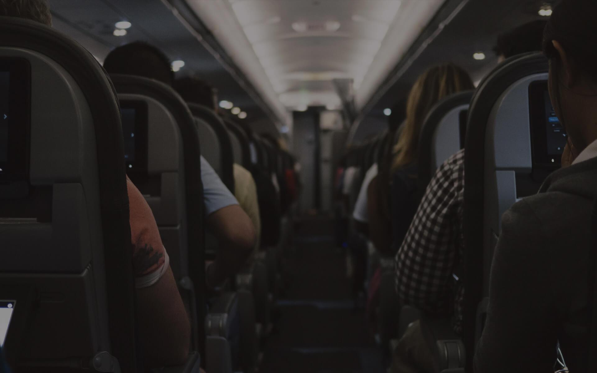 KENSINGTON Passport Wallet made of premium Italian leather, featuring RFID protection and multiple compartments for travel essentials.