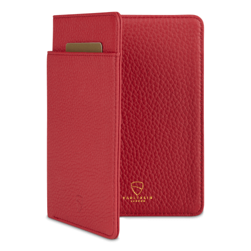 KENSINGTON Passport Wallet made of premium Italian leather, featuring RFID protection and multiple compartments for travel essentials.