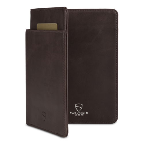 KENSINGTON Passport Wallet made of premium Italian leather, featuring RFID protection and multiple compartments for travel essentials.