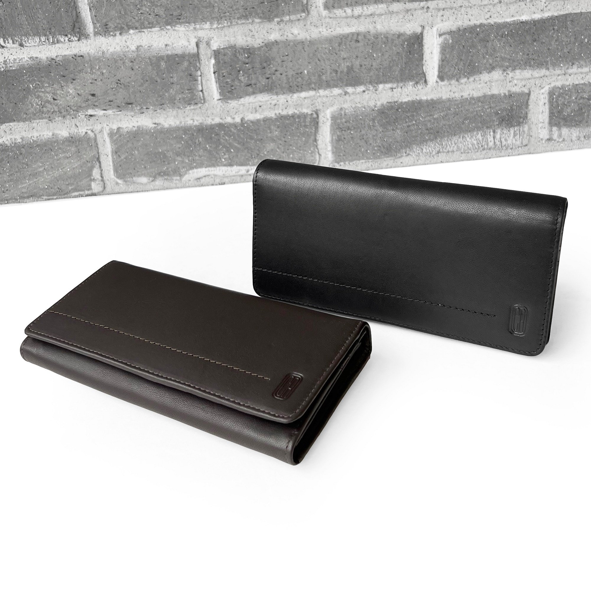 Ladies Expander Clutch Wallet featuring RFID protection, multiple card slots, and a stylish design.